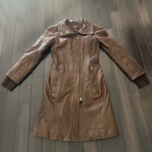 Danier Jackets & Blazers - Danier Brown Leather Trench Coat with Knit Cuffs